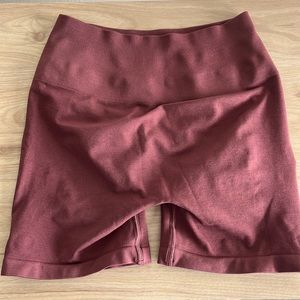 Alphalete amplify 4.5” short